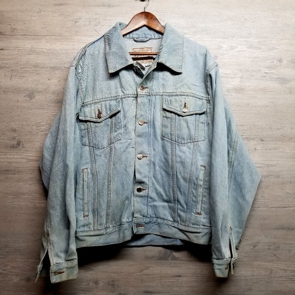 Vintage Other - Vintage Light Wash Denim Jacket. Perfect! Amazing!